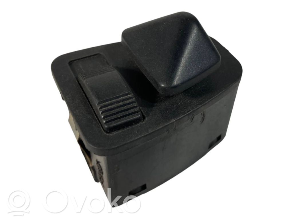 Side mirror switch