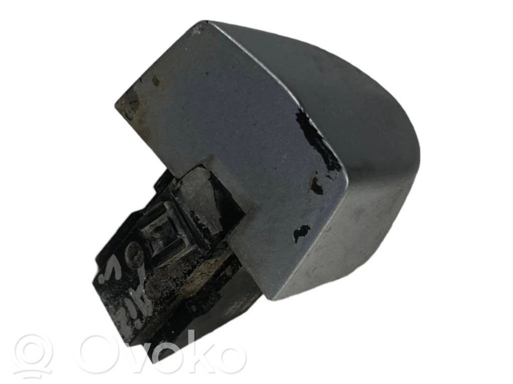 Rear door handle cover