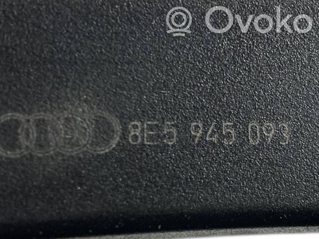 Aizmugurējais lukturis pārsegā