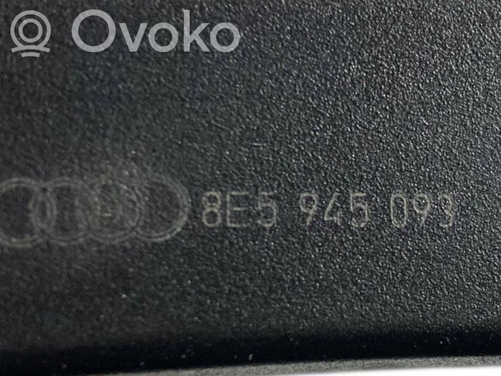 Aizmugurējais lukturis pārsegā