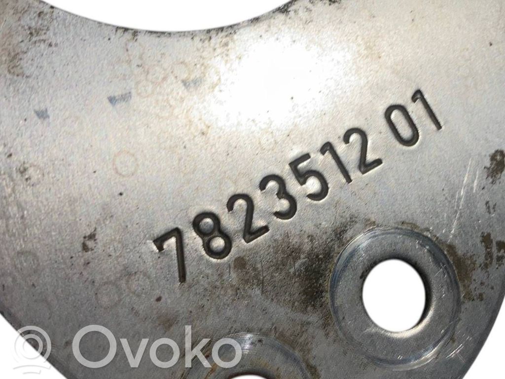 Cita veida dzinēja nodalījuma detaļa