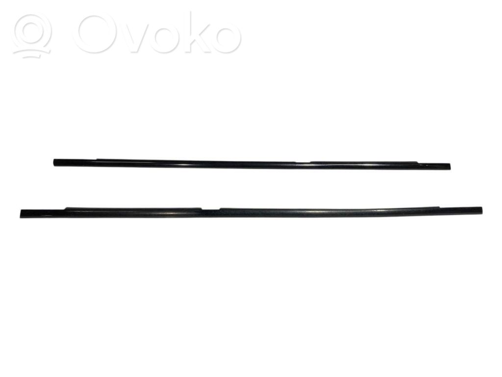 Priekšpusē durvju stikla apdare