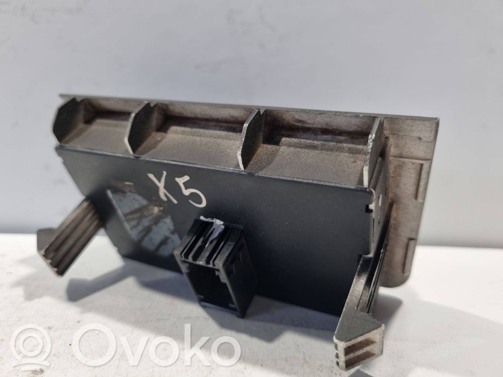Headlight switch