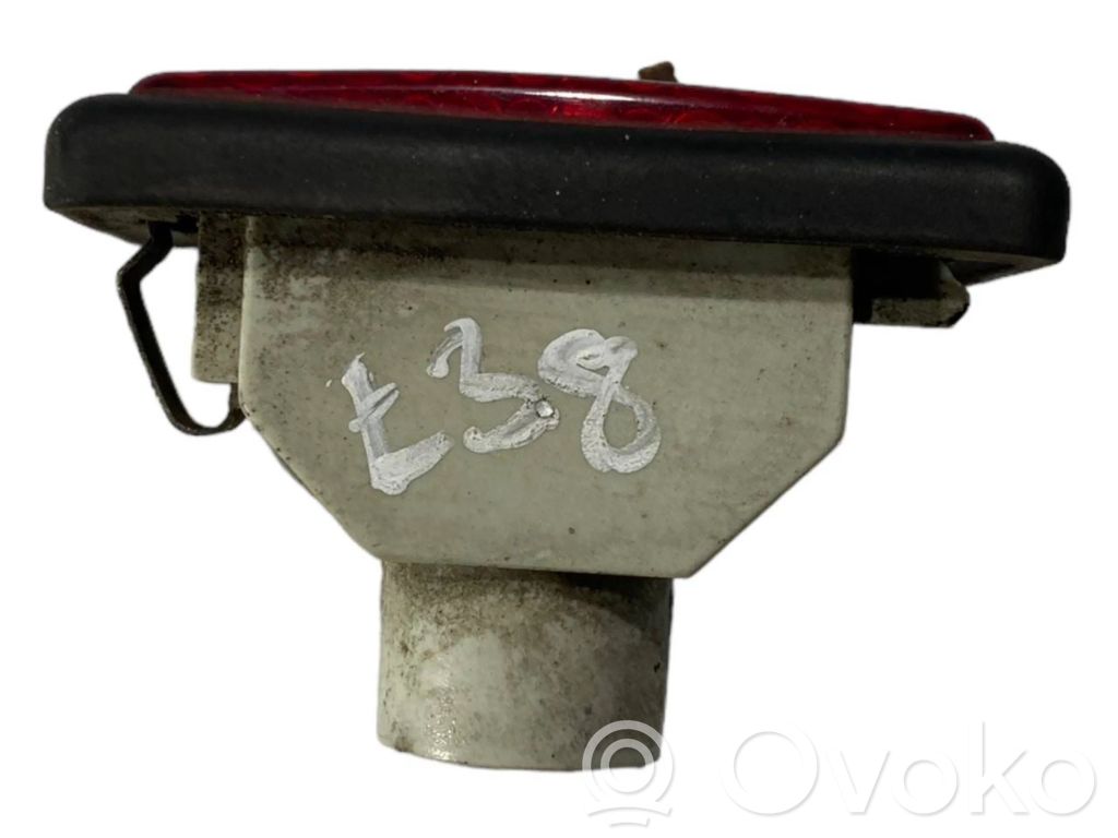 Aizmugurējo durvju apgaismojums (iekšpusē)