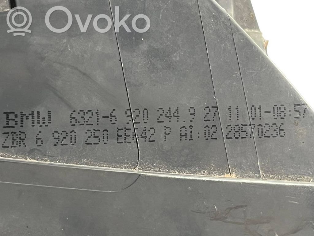 Задний фонарь в кузове