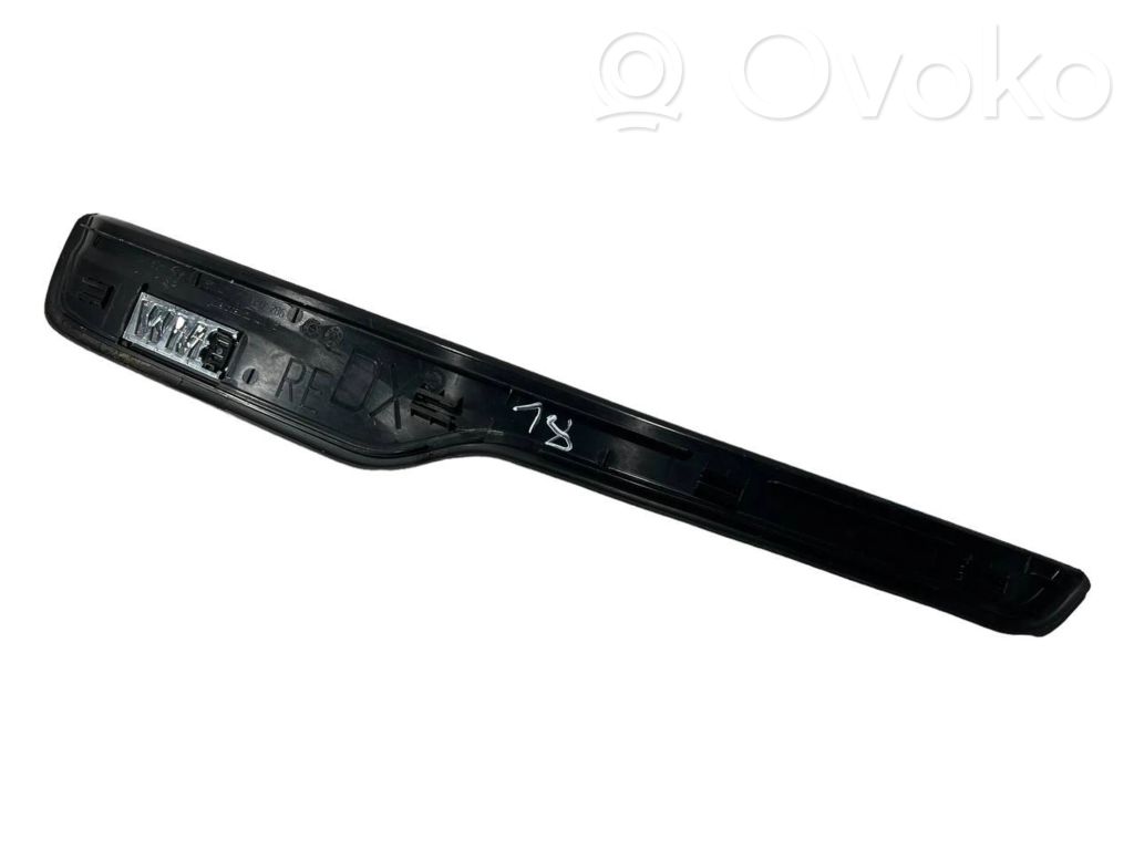 Front sill trim (inner)