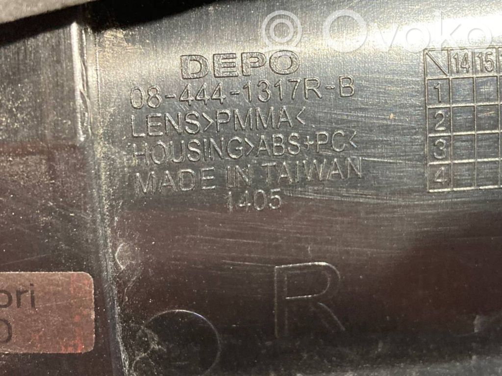 Aizmugurējais lukturis pārsegā