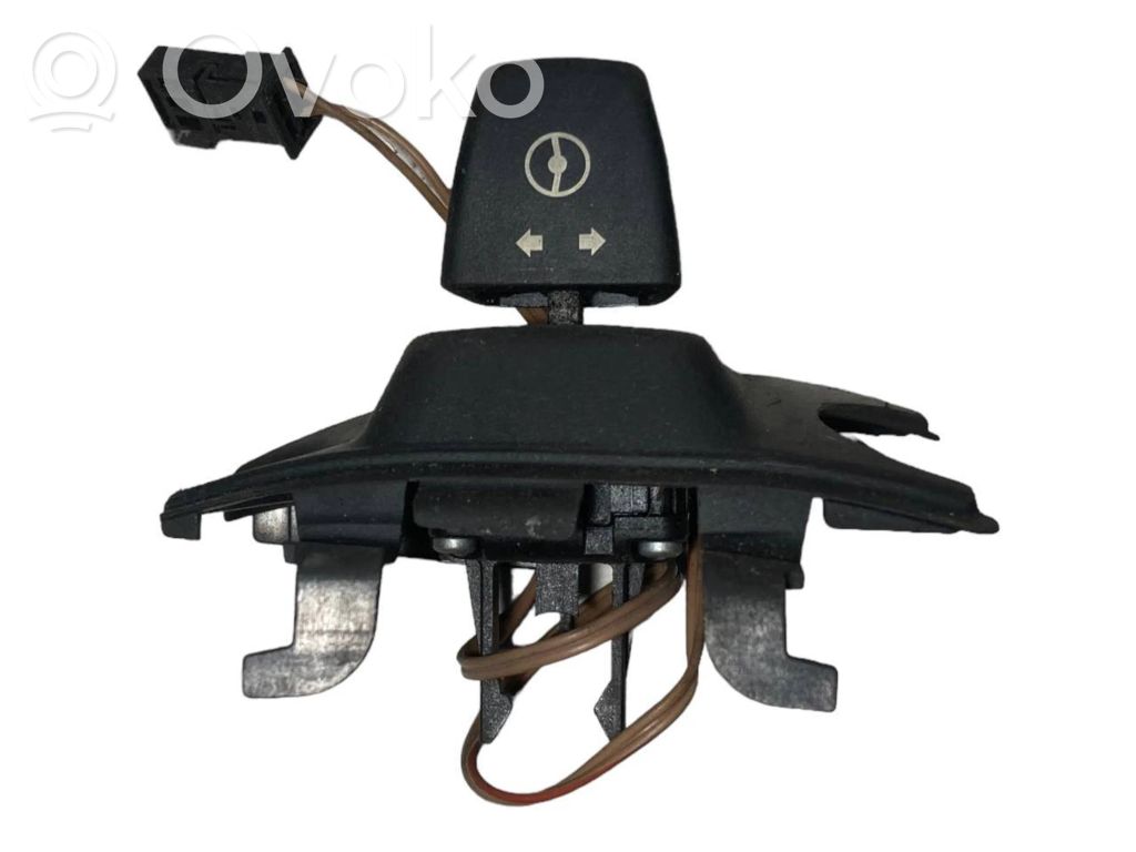 Steering wheel height control switch