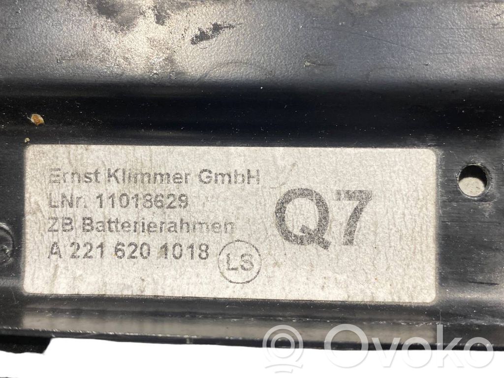Battery mount