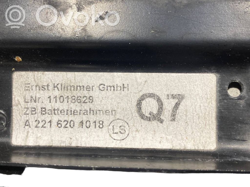 Battery mount