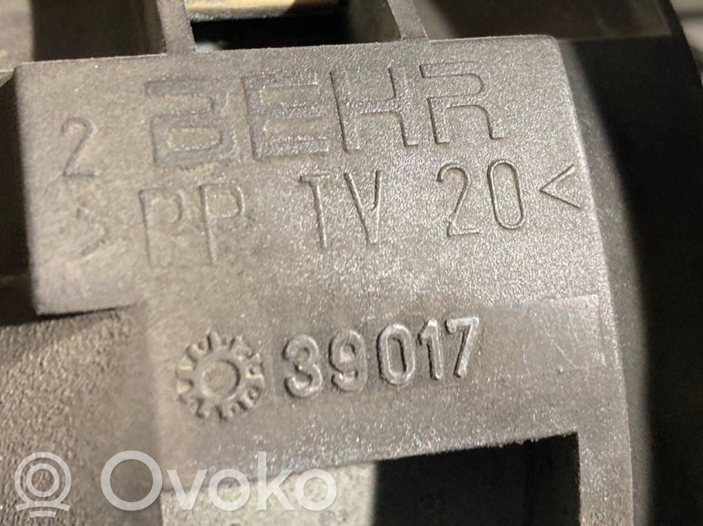 Mazā radiatora ventilators