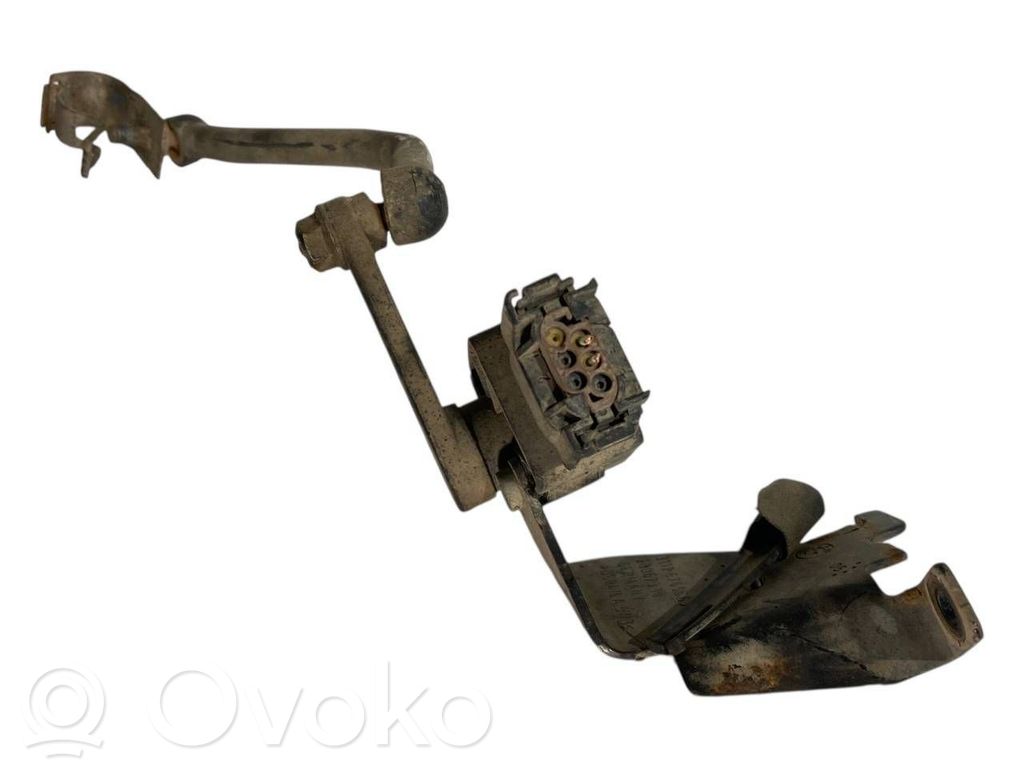 Augstuma sensors (priekšējo lukturu)