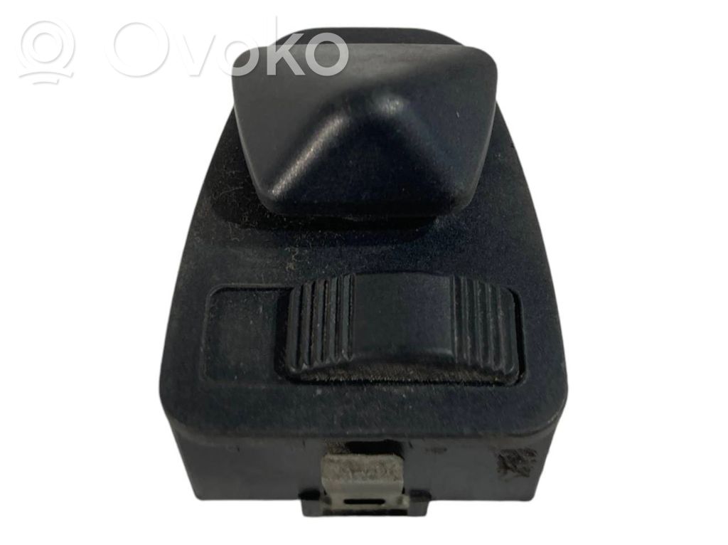 Side mirror switch