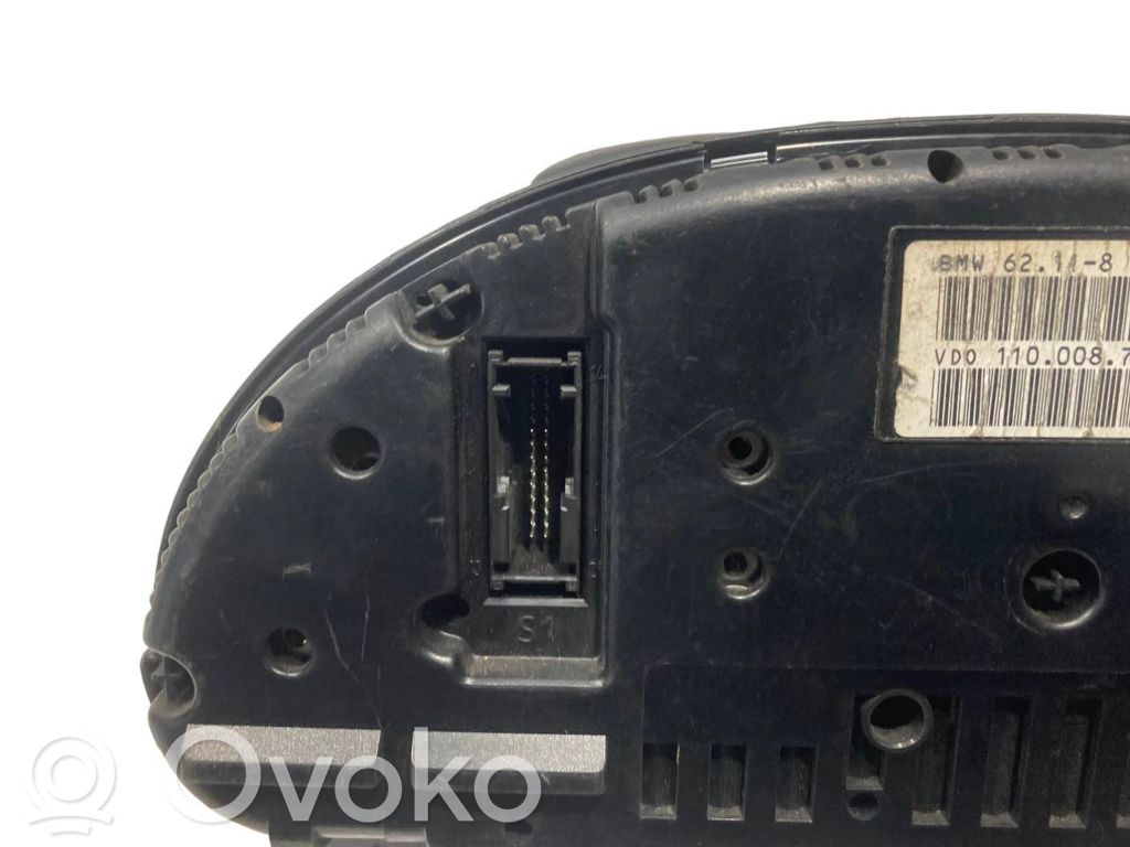 Speedometer (in the instrument panel)