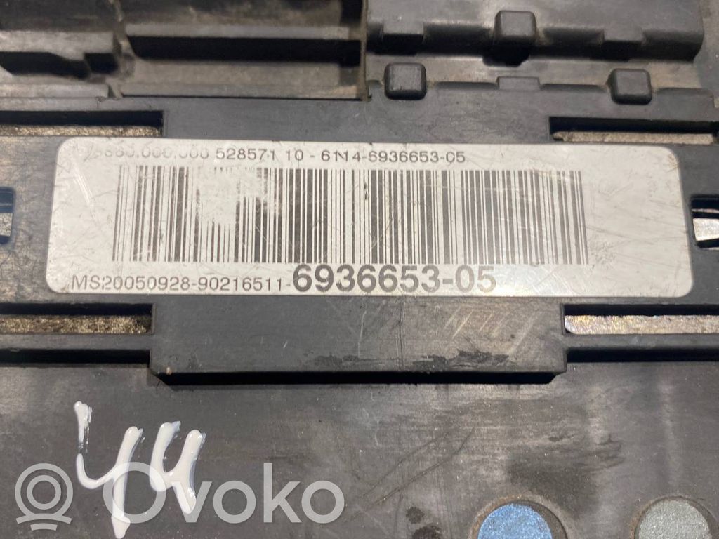 Positive wire connection assembly