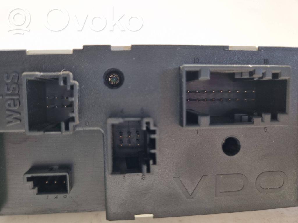 Air conditioning / climate control / interior heating control unit (in the passenger compartment)