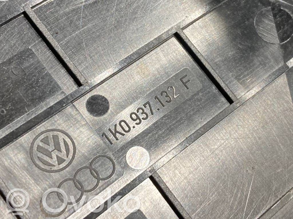 Drošinātāju Kastes vāciņš