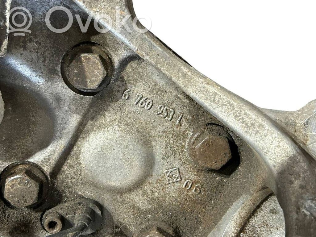 Priekšējā riteņa rumbas vārpstas šarnīrs (stupica, capfa)