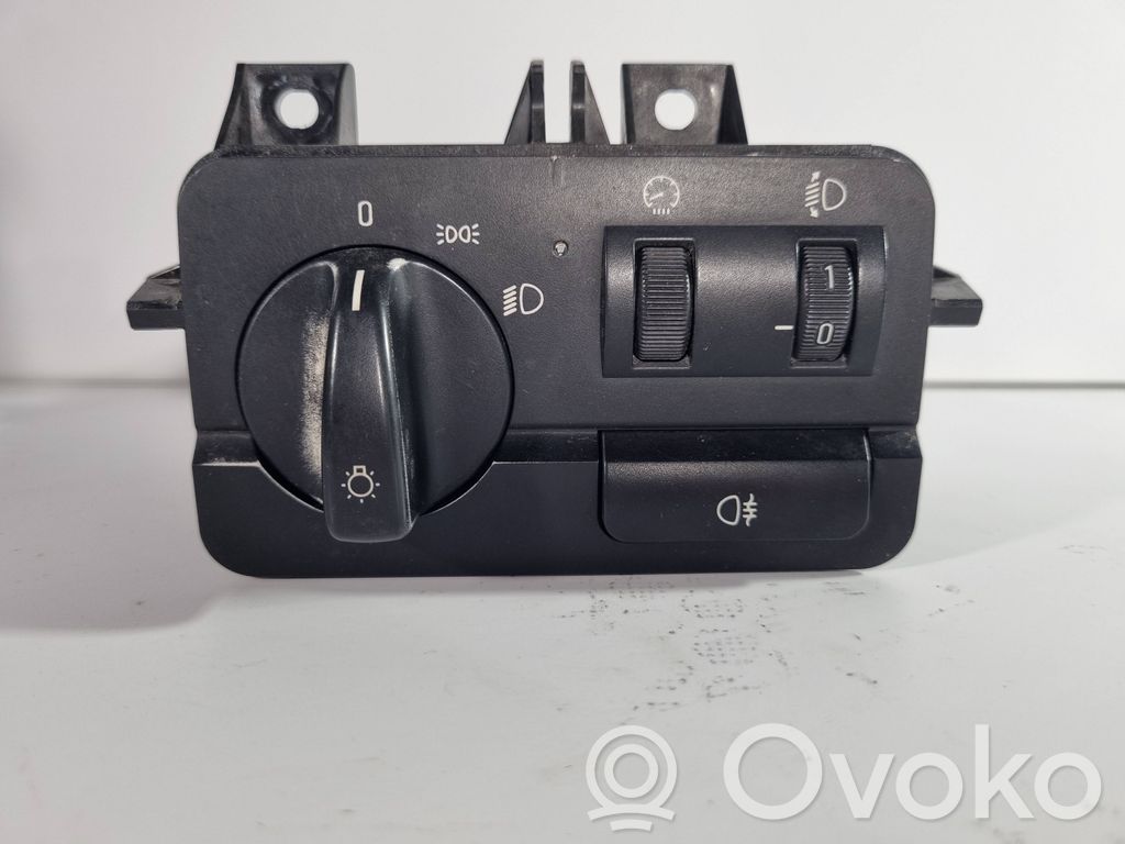 Headlight switch