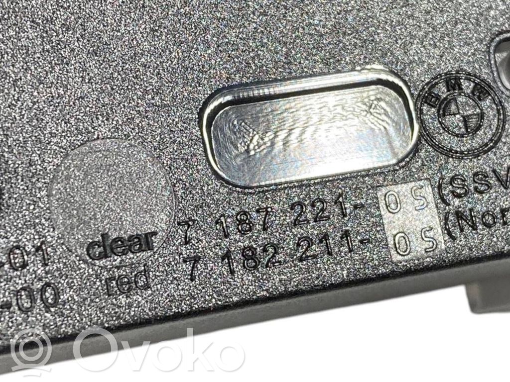 Additional brake light