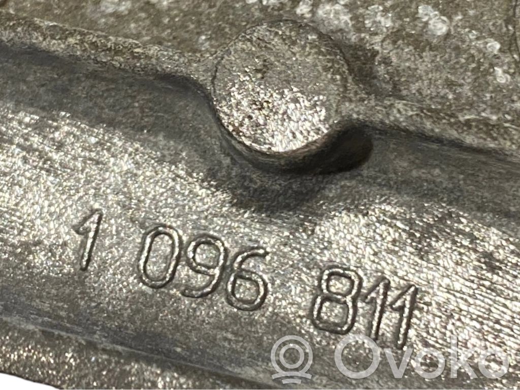 Pārnesumkārbas stiprinājuma kronšteins