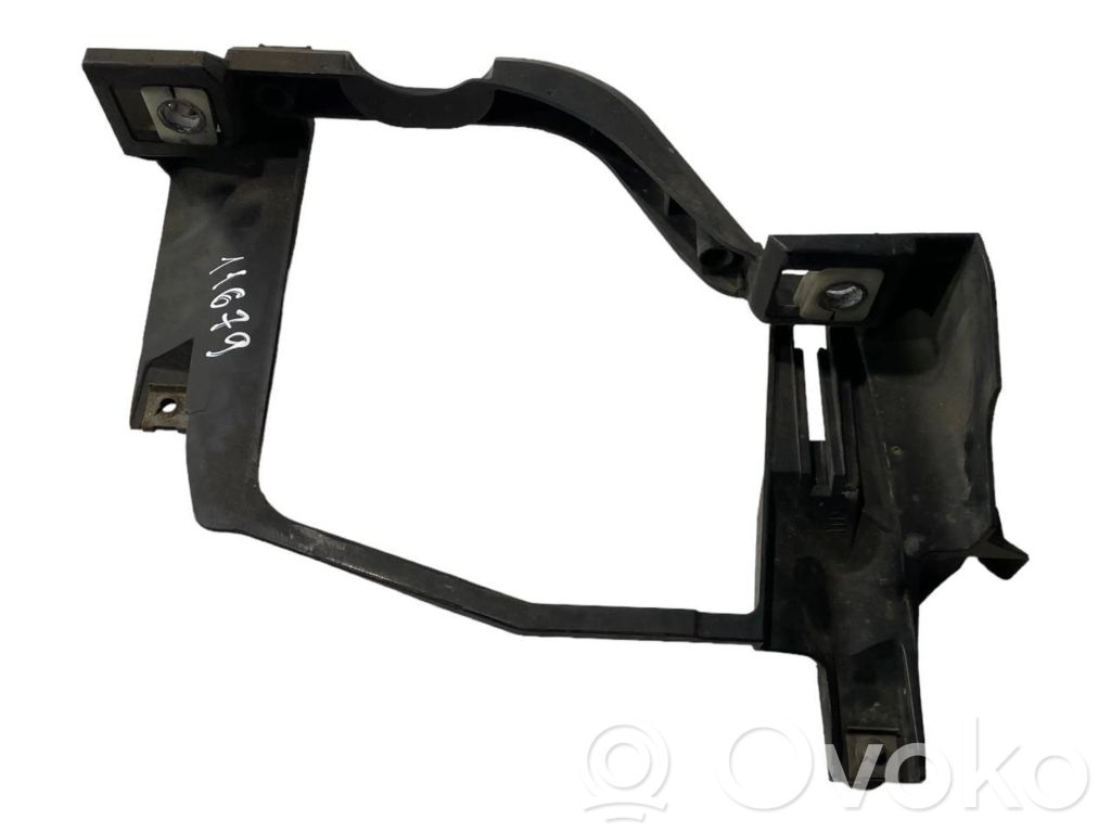 Priekšējā luktura turētājs