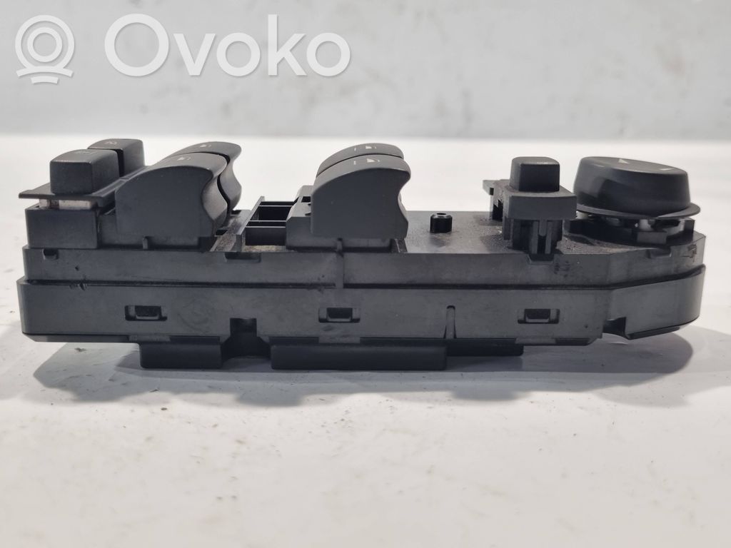 Power window switch