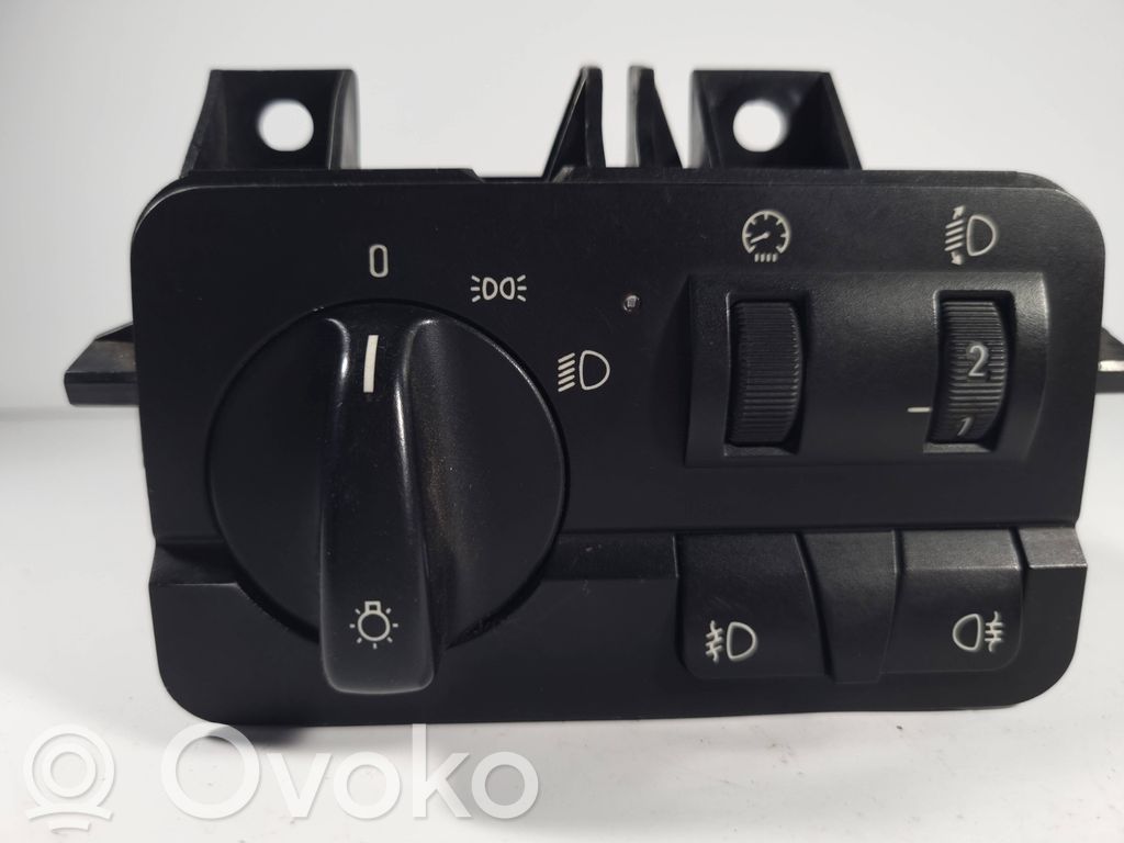 Headlight switch