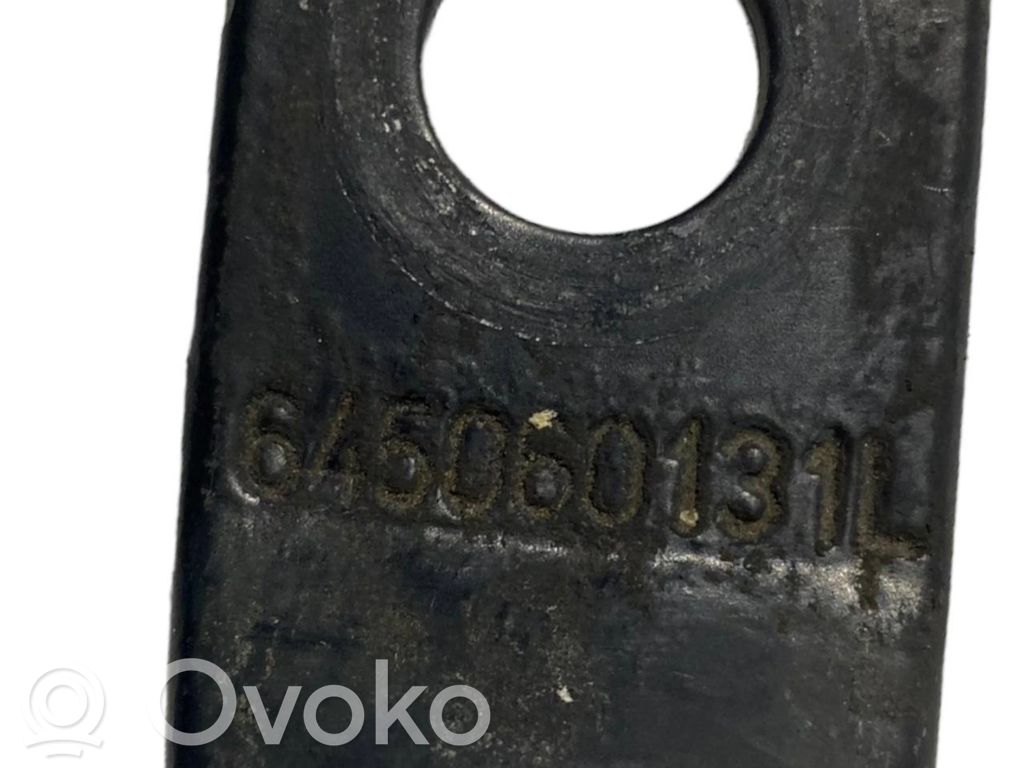 Cita veida dzinēja nodalījuma detaļa