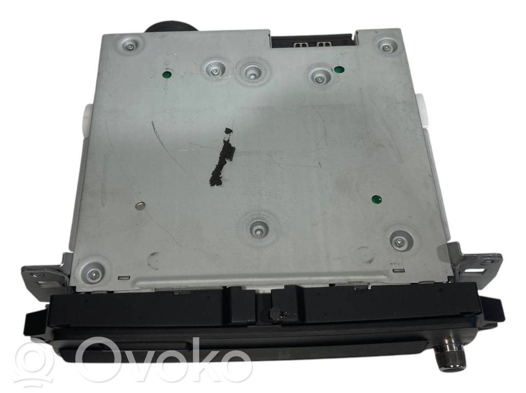 Radio / CD/DVD player / navigation