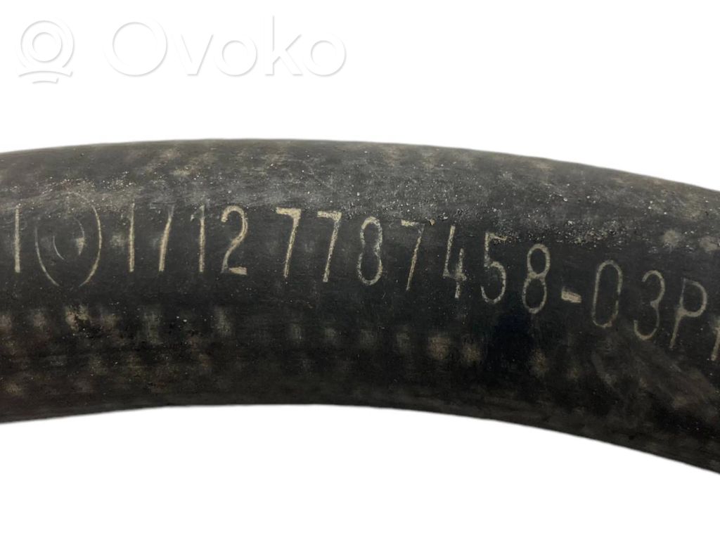 Caurulīte (-es) / šļūtene (-es)