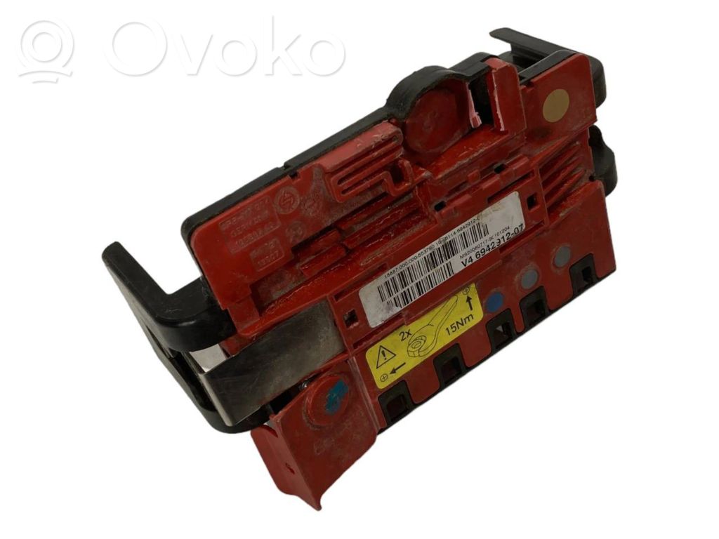 Positive wire connection assembly