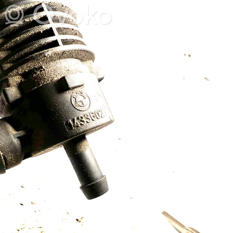 Vacuum valve