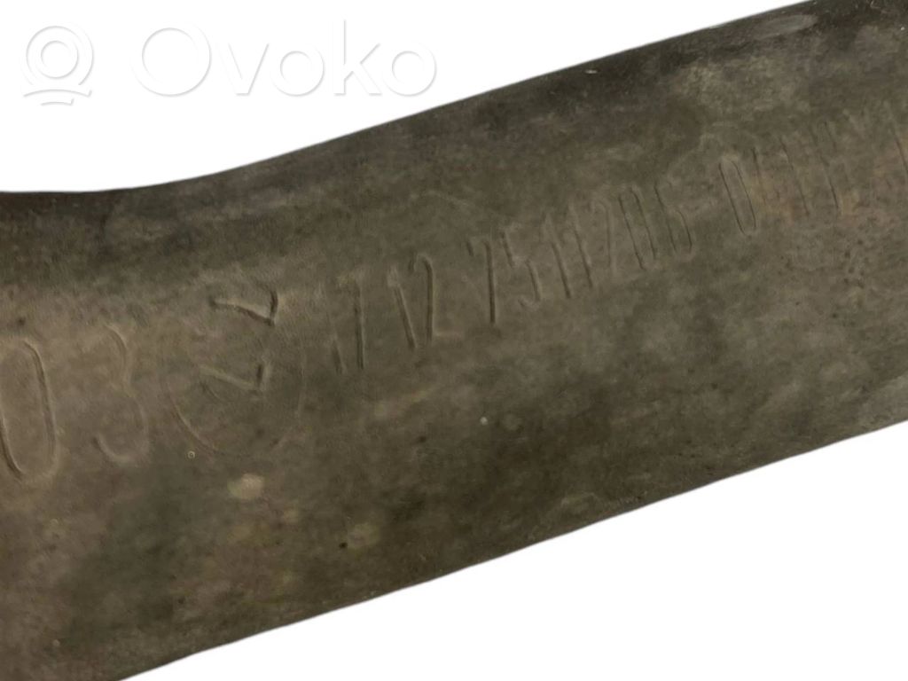 Caurulīte (-es) / šļūtene (-es)