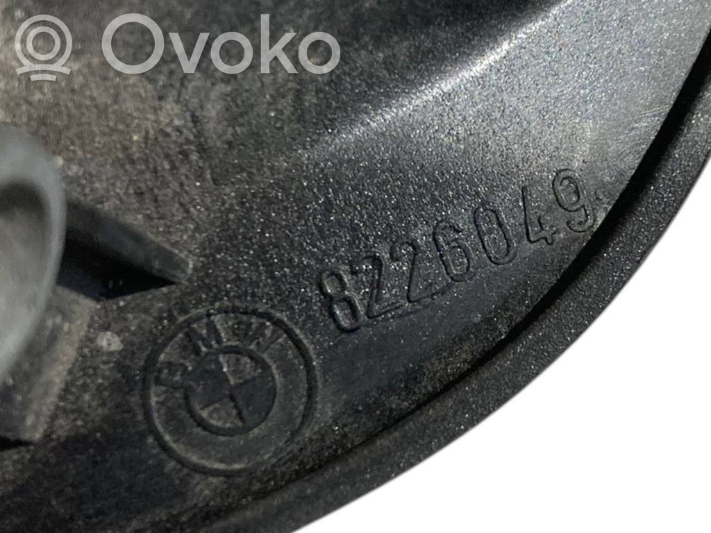 Internal opening handle