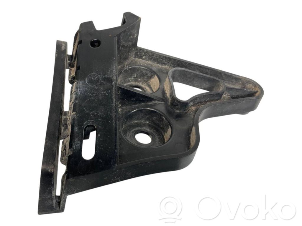 Rear bumper mounting bracket