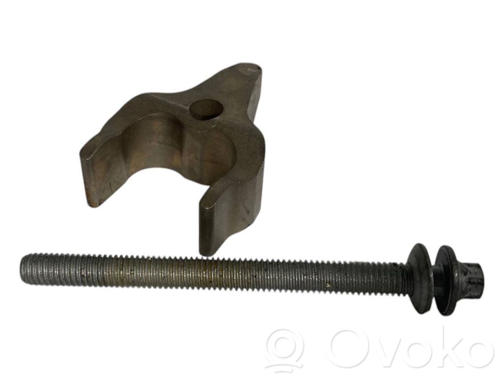 Nozzle holder/shoulder