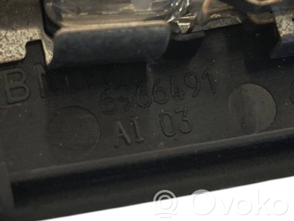 Освещение передних сидений