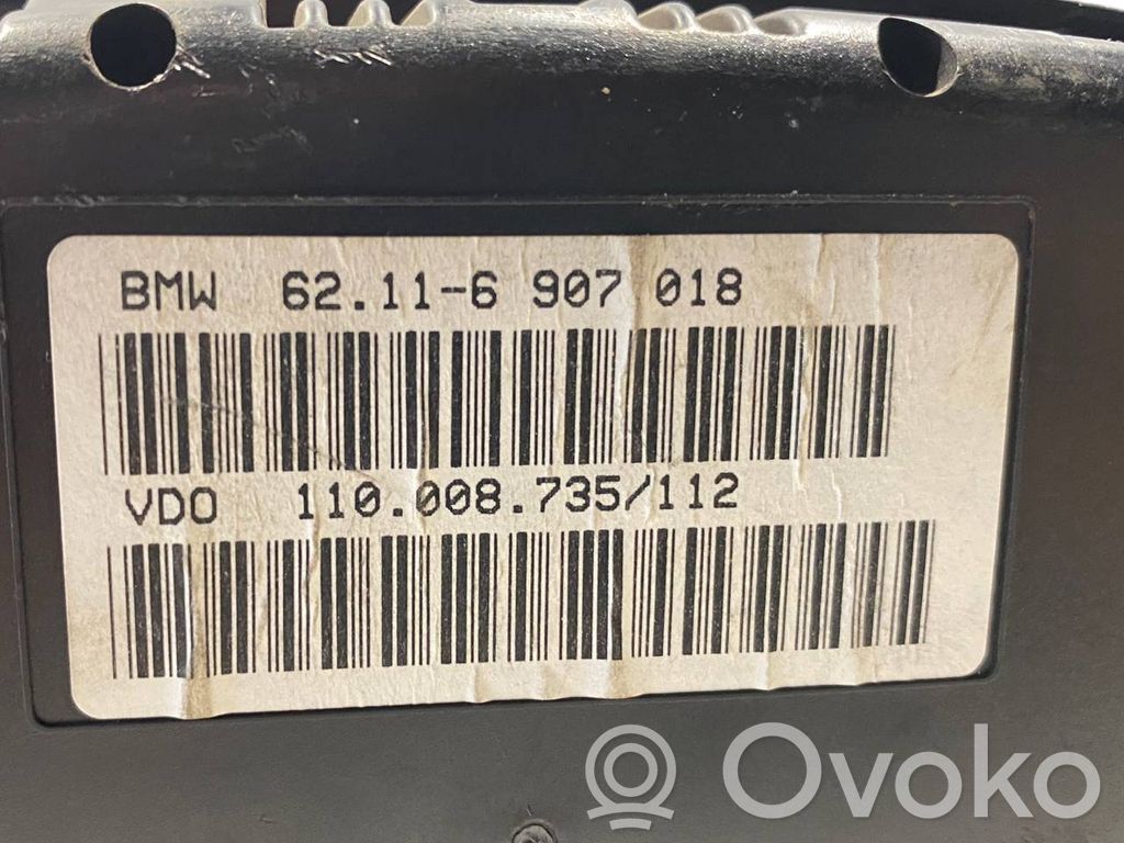 Speedometer (in the instrument panel)