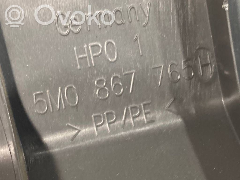 Sānu dekoratīvā apdare pie aizmugurējā sēdekļa (apakšdaļa)