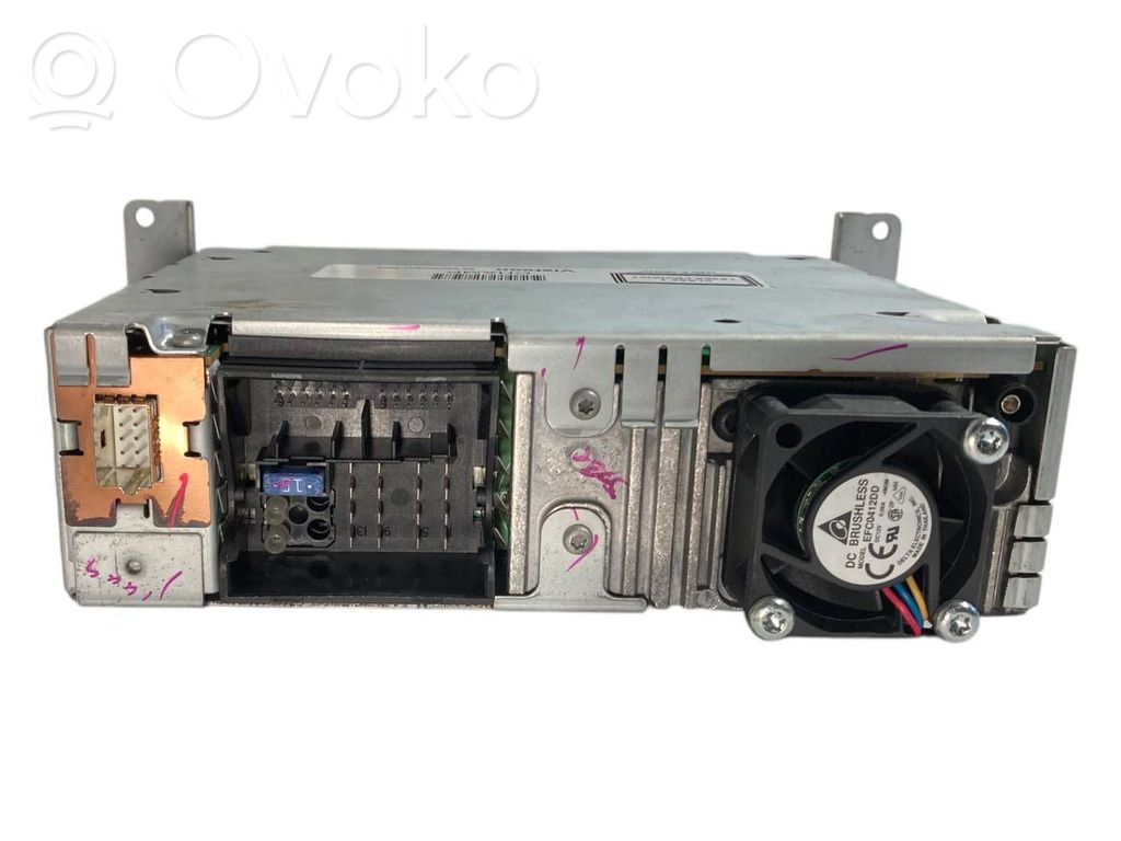 Radio / CD/DVD player / navigation