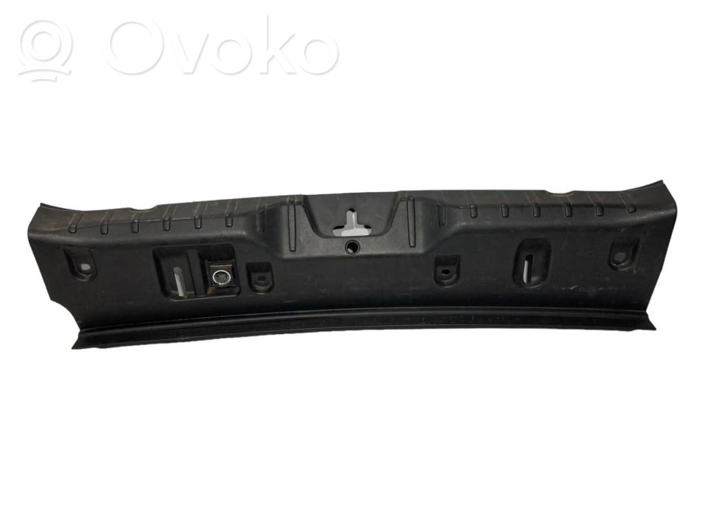 Trunk sill trim
