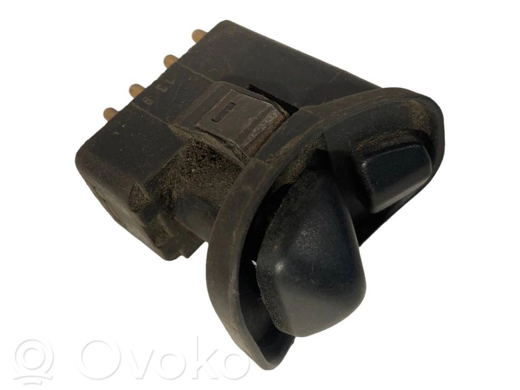 Side mirror switch