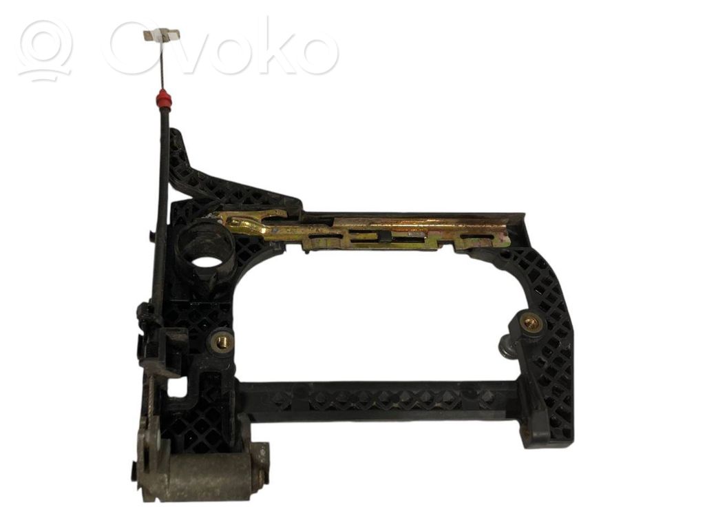 Holder/bracket for external opening handle at the front
