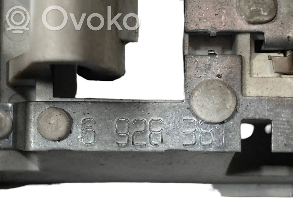 Aizmugures spuldzes vāka turētājs