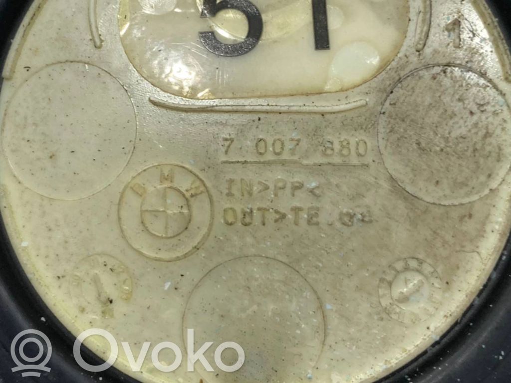 Cita veida dzinēja nodalījuma detaļa