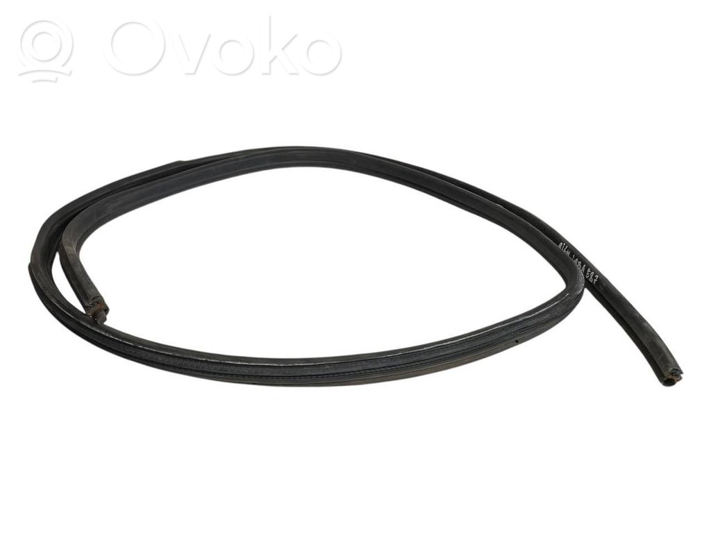 Rear trim rubber (in the body)