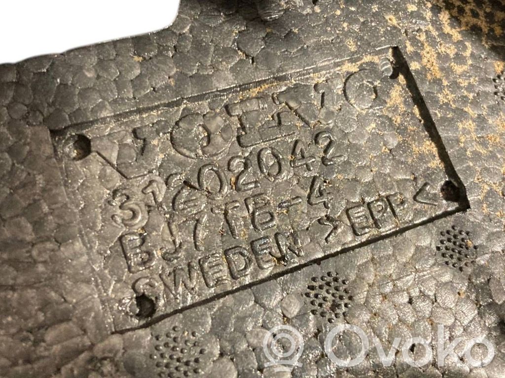 Rezerves riteņa nodalījuma dekoratīvā apdare