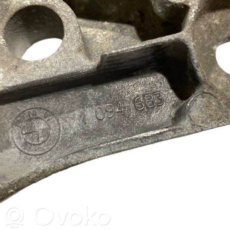 Pārnesumkārbas stiprinājuma kronšteins