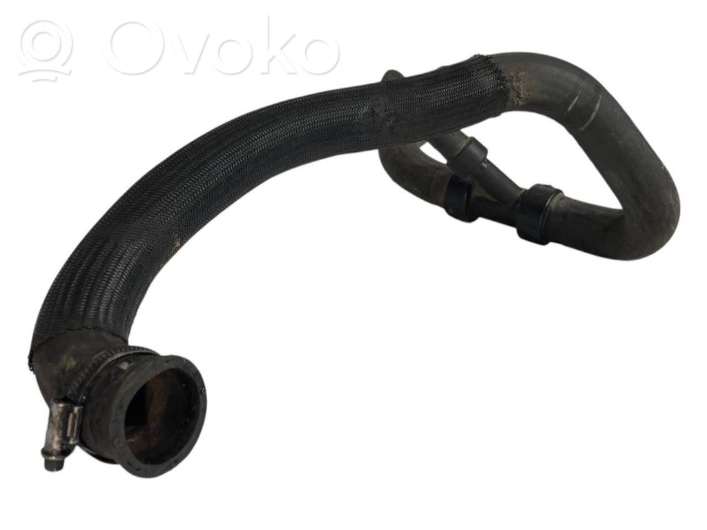 Caurulīte (-es) / šļūtene (-es)